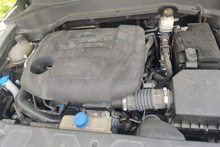 Used CHANGAN OSHAN Z6 2023 Blue Whale 2.0T Automatic Zhiyuan Model Engine Bay