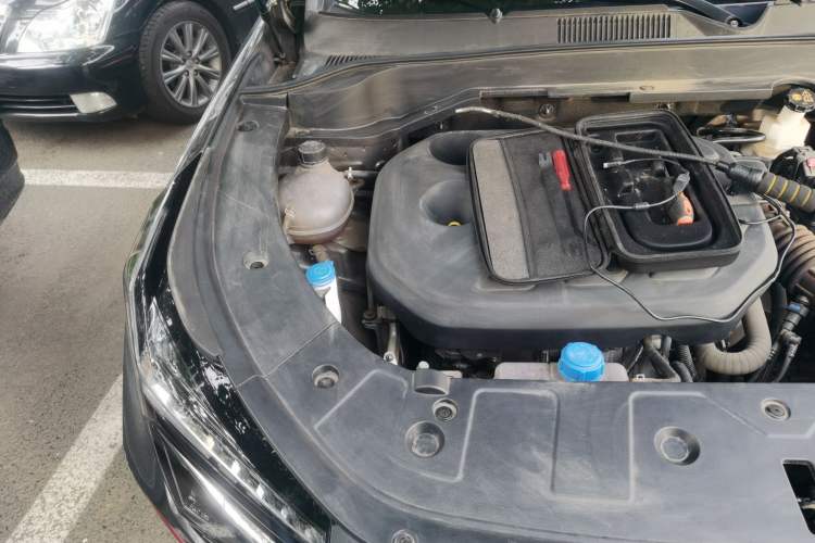 Used CHANGAN OSHAN Z6 2023 Blue Whale 1.5T DCT Smart Luxury Model Engine Bay Right