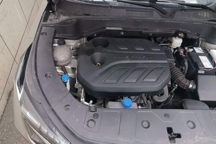 Used CHANGAN OSHAN Z6 2023 Blue Whale 1.5T DCT Smart-Led City Edition Engine Bay Right