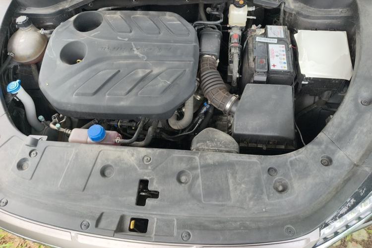 Used CHANGAN OSHAN Z6 2023 Blue Whale 1.5T DCT Smart Navigation Model Engine Bay