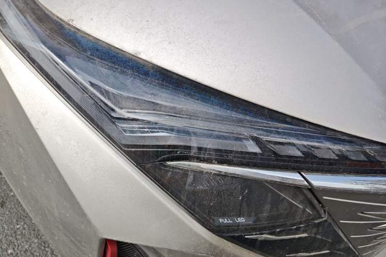 Used CHANGAN OSHAN Z6 2023 Blue Whale 1.5T DCT Smart Edition Exterior 3