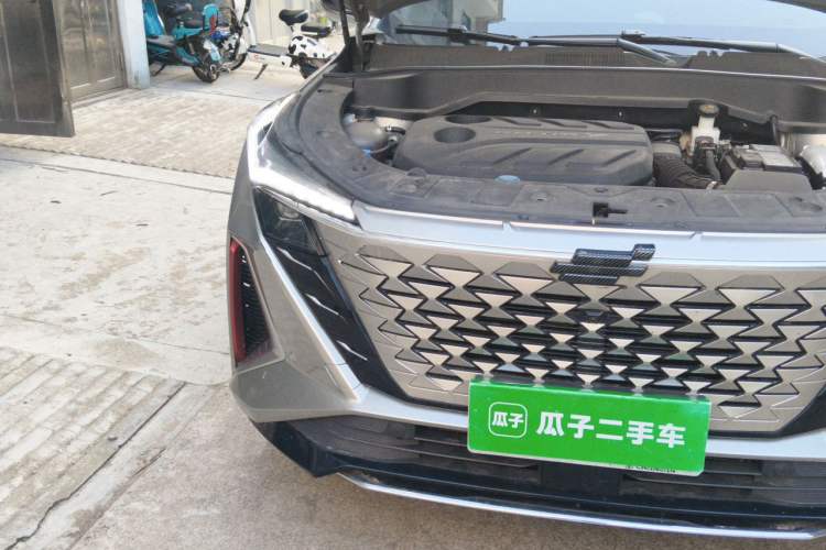 Used CHANGAN OSHAN Z6 2023 Blue Whale 1.5T DCT Smart Edition Exterior 6