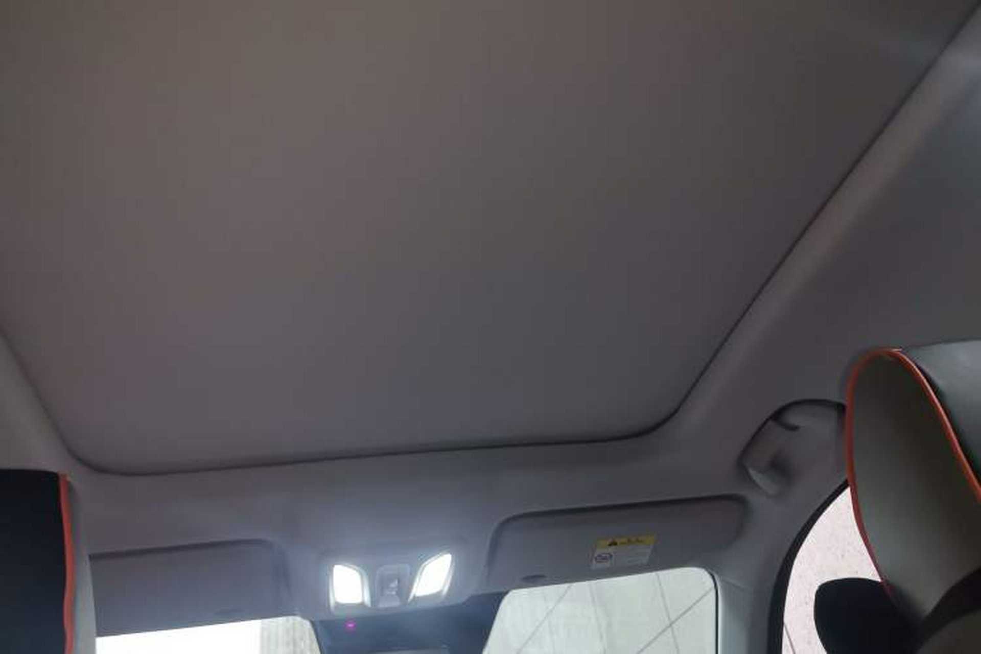 Used CHANGAN OSHAN Z6 2023 Blue Whale 1.5T DCT Smart-Led City Edition Headliner