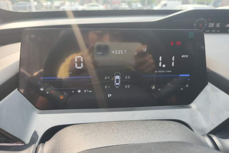 Used CHANGAN OSHAN Z6 2023 Blue Whale 1.5T DCT Smart Luxury Model Instrument Cluster