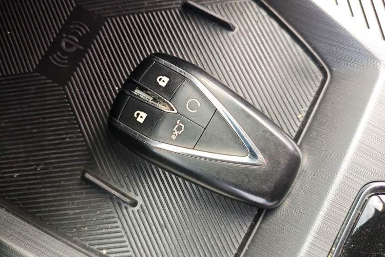 Used CHANGAN OSHAN Z6 2023 Blue Whale 1.5T DCT Smart Edition Interior 1