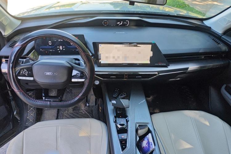 Used CHANGAN OSHAN Z6 2023 Blue Whale 1.5T DCT Luxury Model Interior 2
