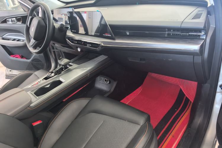 Used CHANGAN OSHAN Z6 2023 Blue Whale 1.5T DCT Smart Edition Interior 2