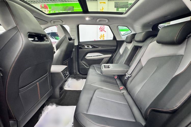 Used CHANGAN OSHAN Z6 2023 Blue Whale 1.5T DCT Smart-Led City Edition Interior 2