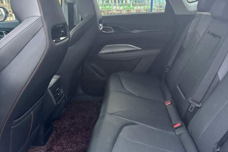 Used CHANGAN OSHAN Z6 2023 Blue Whale 1.5T DCT Smart Edition Interior 3