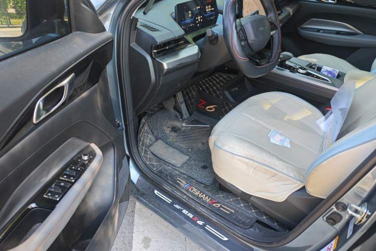 Used CHANGAN OSHAN Z6 2023 Blue Whale 1.5T DCT Luxury Model Interior 3