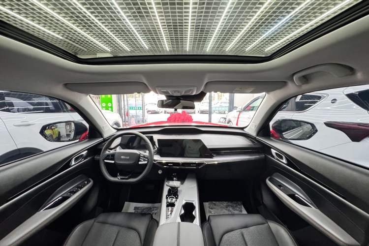 Used CHANGAN OSHAN Z6 2023 Blue Whale 1.5T DCT Smart-Led City Edition Interior 3