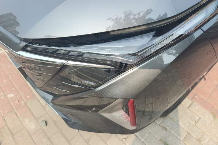 Used CHANGAN OSHAN Z6 2023 Blue Whale 1.5T DCT Smart Luxury Model Left Front Headlight