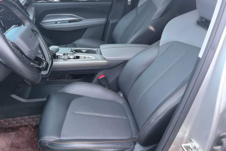 Used CHANGAN OSHAN Z6 2023 Blue Whale 1.5T DCT Smart Edition Left Front Seat