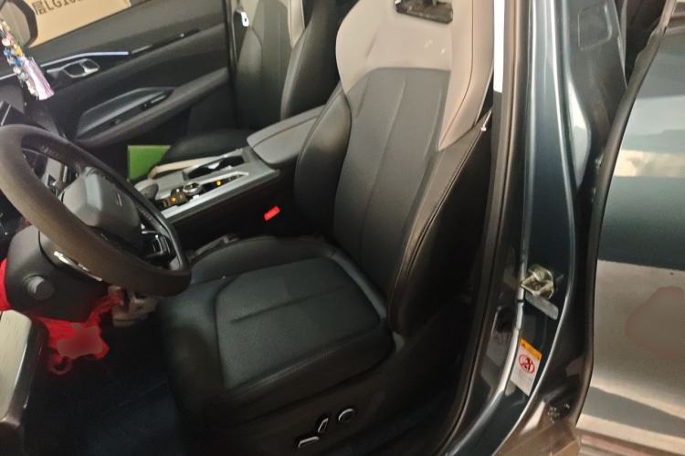 Used CHANGAN OSHAN Z6 2023 Blue Whale 1.5T DCT Smart-Led City Edition Left Front Seat