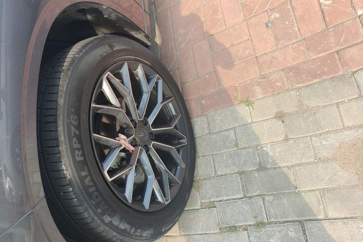 Used CHANGAN OSHAN Z6 2023 Blue Whale 1.5T DCT Smart Luxury Model Left Front Wheel Hub