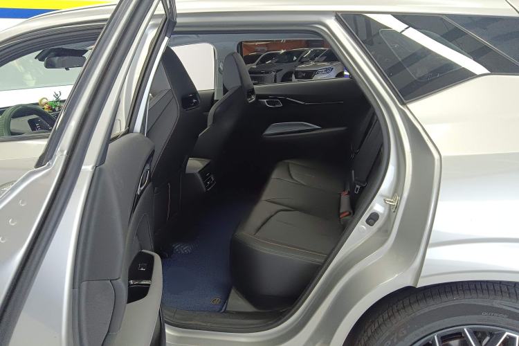 Used CHANGAN OSHAN Z6 2023 Blue Whale 1.5T DCT Smart Edition Left Rear Seat