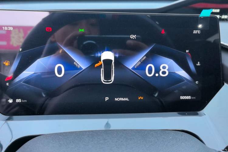 Used CHANGAN OSHAN Z6 2023 Blue Whale 1.5T DCT Smart Edition Odometer Close Up