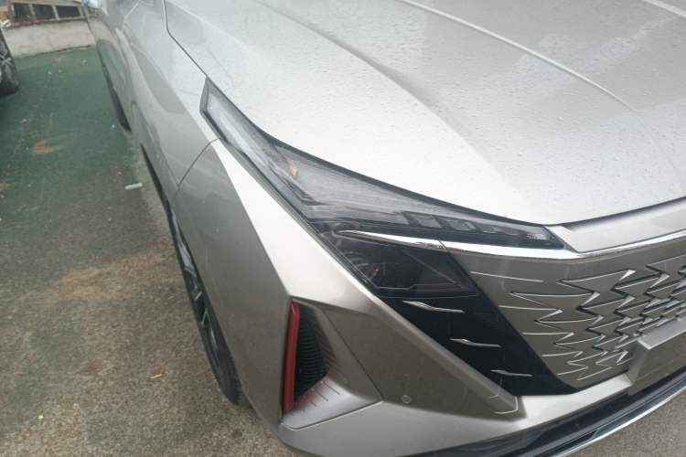 Used CHANGAN OSHAN Z6 2023 Blue Whale 1.5T DCT Smart Edition Right Front Headlight