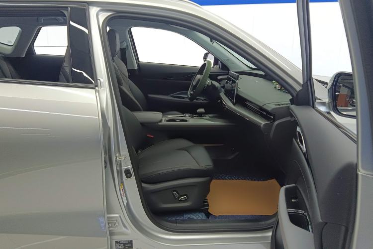 Used CHANGAN OSHAN Z6 2023 Blue Whale 1.5T DCT Smart Edition Right Front Seat