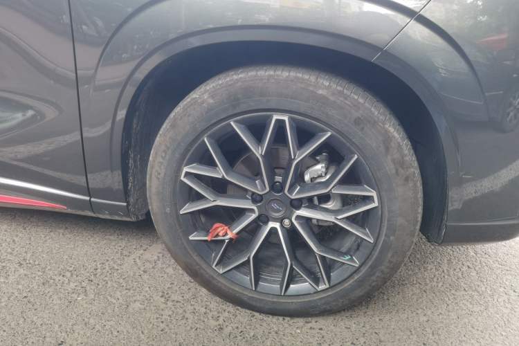 Used CHANGAN OSHAN Z6 2023 Blue Whale 1.5T DCT Smart Luxury Model Right Front Wheel Hub