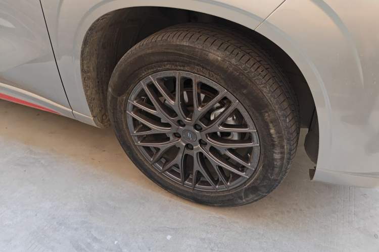 Used CHANGAN OSHAN Z6 2023 Blue Whale 1.5T DCT Smart Enjoyment Model Right Front Wheel Hub
