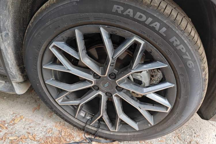 Used CHANGAN OSHAN Z6 2023 Blue Whale 1.5T DCT Smart Edition Right Front Wheel Hub