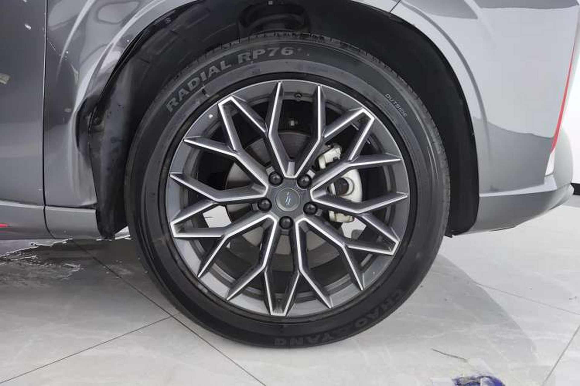 Used CHANGAN OSHAN Z6 2023 Blue Whale 1.5T DCT Luxury Model Right Rear Wheel Hub