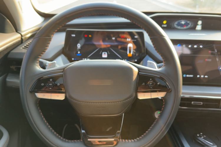 Used CHANGAN OSHAN Z6 2023 Blue Whale 1.5T DCT Smart Edition Steering Wheel