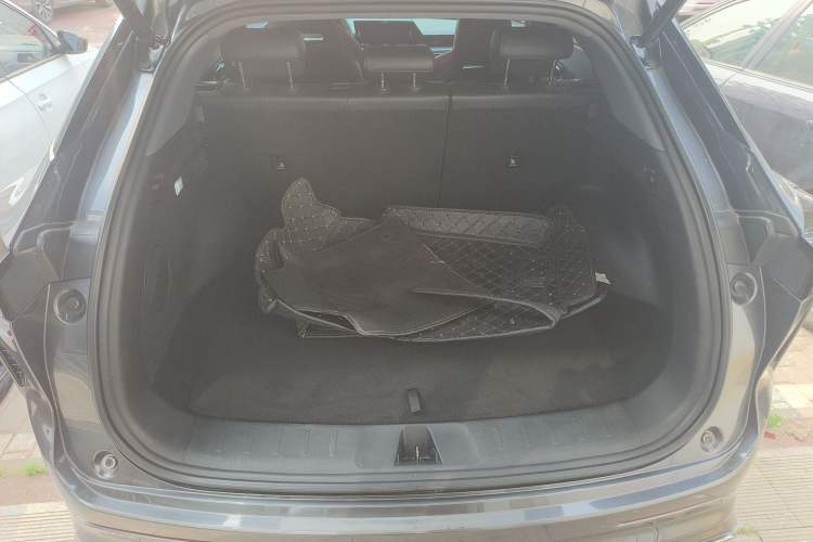 Used CHANGAN OSHAN Z6 2023 Blue Whale 1.5T DCT Smart Luxury Model Trunk