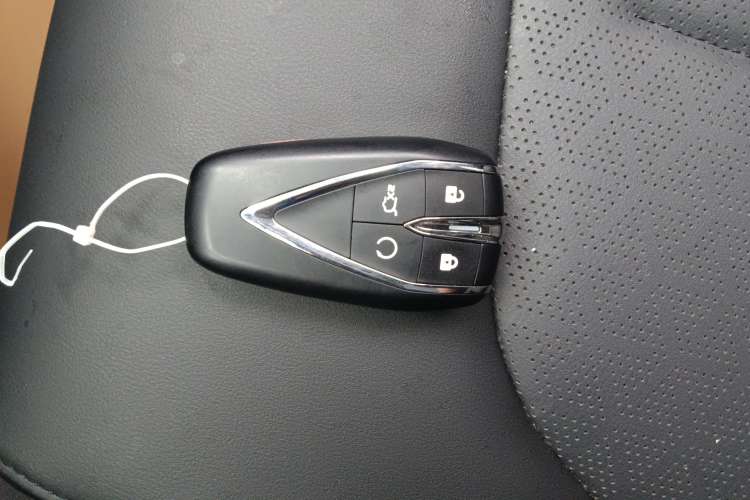 Used CHANGAN OSHAN Z6 2023 Blue Whale 1.5T DCT Smart Edition Vehicle Key
