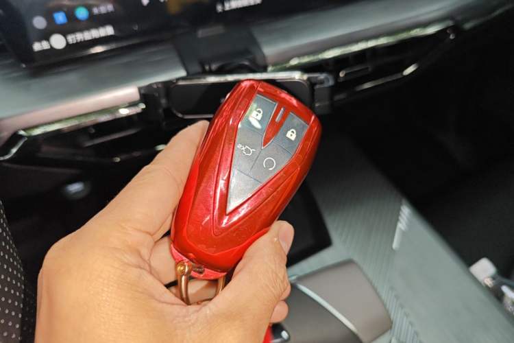 Used CHANGAN OSHAN Z6 2023 Blue Whale 1.5T DCT Smart Edition Vehicle Key