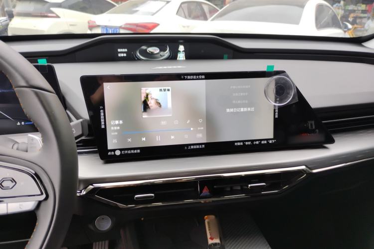 Used CHANGAN OSHAN Z6 2023 Blue Whale 1.5T DCT Smart-Led City Edition Audio And AC Panel