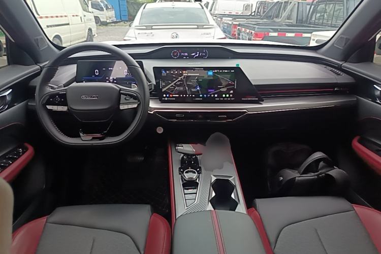 Used CHANGAN OSHAN Z6 2023 Blue Whale 2.0T Automatic Smart Drive Model Center Console