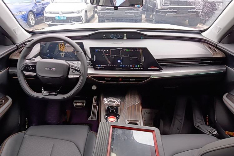 Used CHANGAN OSHAN Z6 2023 Blue Whale 1.5T DCT Smart Edition Center Console