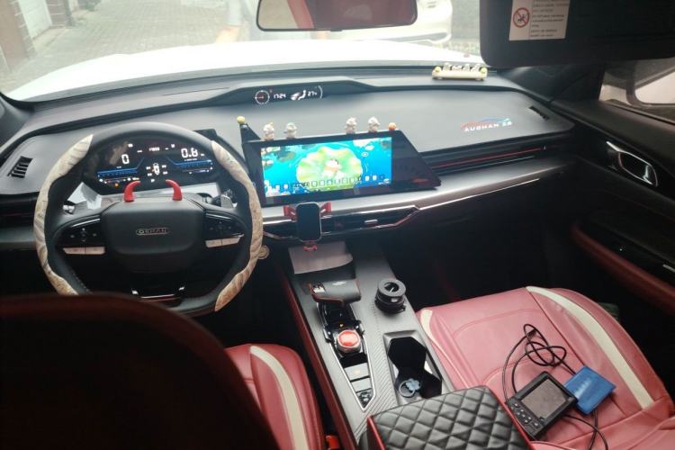Used CHANGAN OSHAN Z6 2023 Blue Whale 1.5T DCT Smart Luxury Model Center Console