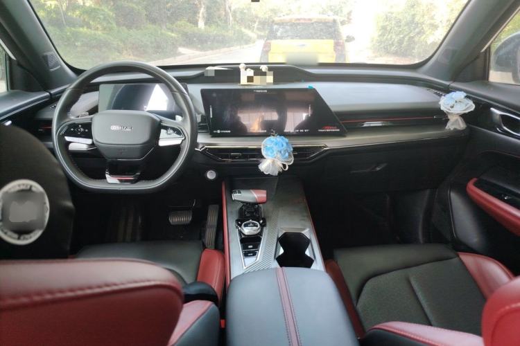 Used CHANGAN OSHAN Z6 2023 Blue Whale 1.5T DCT Smart Luxury Model Center Console