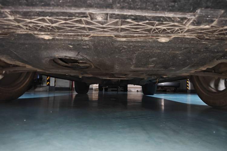 Used CHANGAN OSHAN Z6 2023 Blue Whale 1.5T DCT Luxury Model Chassis Front