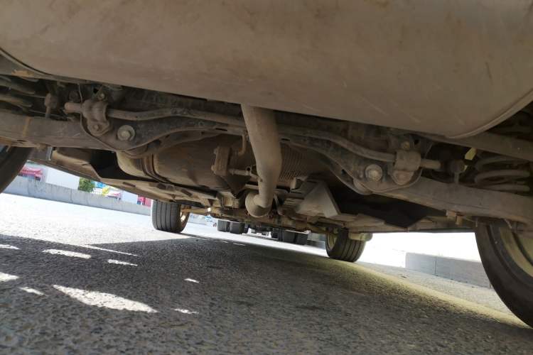 Used CHANGAN OSHAN Z6 2023 Blue Whale 1.5T DCT Smart Navigation Model Chassis Rear