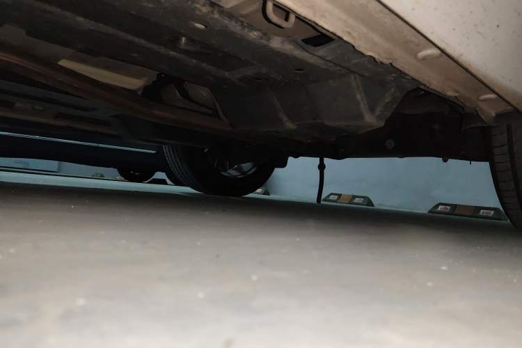Used CHANGAN OSHAN Z6 2023 Blue Whale 1.5T DCT Smart-Led City Edition Chassis Rear Left