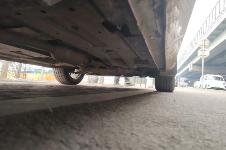 Used CHANGAN OSHAN Z6 2023 Blue Whale 1.5T DCT Smart Navigation Model Chassis Rear Right