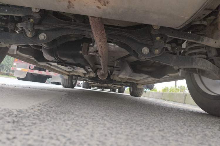 Used CHANGAN OSHAN Z6 2023 Blue Whale 1.5T DCT Smart Navigation Model Chassis Rear
