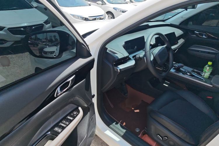 Used CHANGAN OSHAN Z6 2023 Blue Whale 1.5T DCT Luxury Model Driver Seat