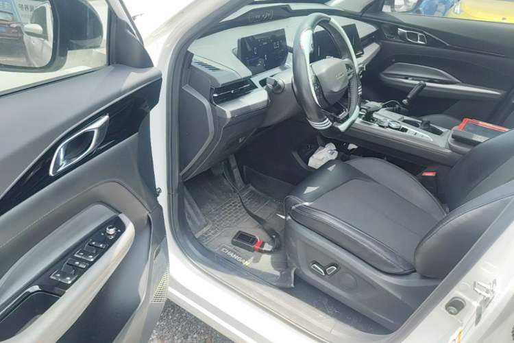 Used CHANGAN OSHAN Z6 2023 Blue Whale 1.5T DCT Luxury Model Driver Seat