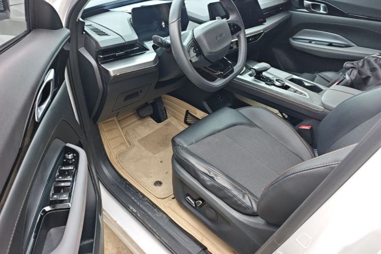 Used CHANGAN OSHAN Z6 2023 Blue Whale 1.5T DCT Luxury Model Driver Seat