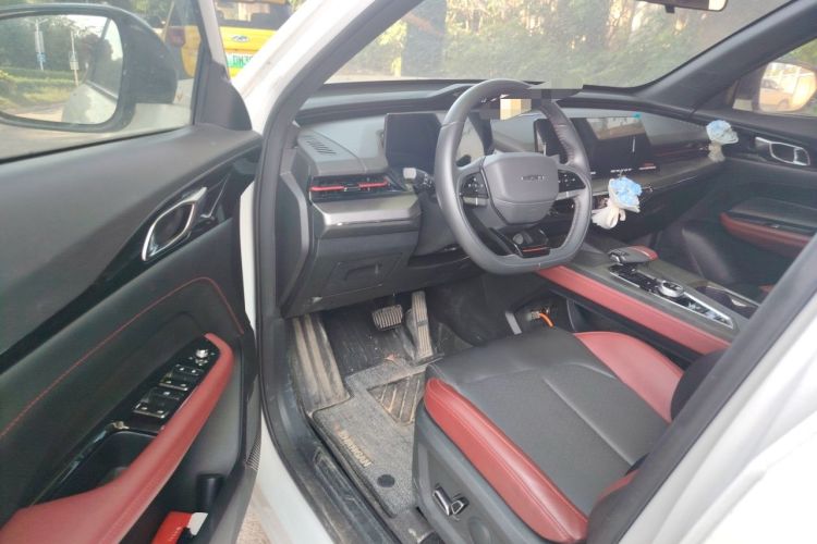 Used CHANGAN OSHAN Z6 2023 Blue Whale 1.5T DCT Smart Luxury Model Driver Seat