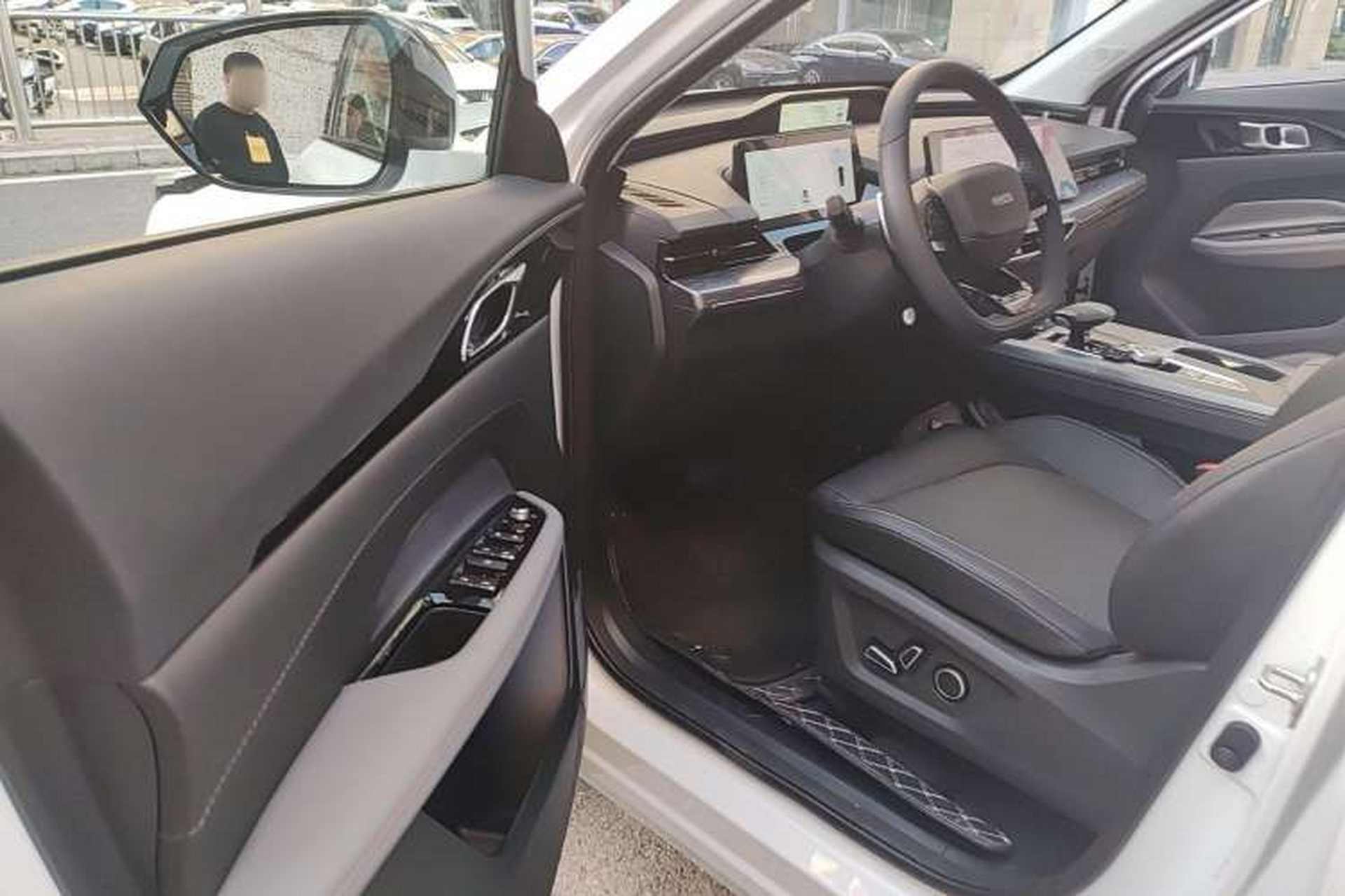 Used CHANGAN OSHAN Z6 2023 Blue Whale 1.5T DCT Smart Edition Driver Seat