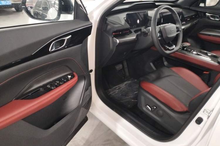 Used CHANGAN OSHAN Z6 2023 Blue Whale 1.5T DCT Smart Luxury Model Driver Seat