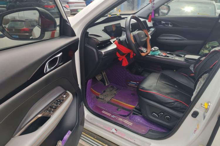 Used CHANGAN OSHAN Z6 2023 Blue Whale 1.5T DCT Smart Edition Driver Seat