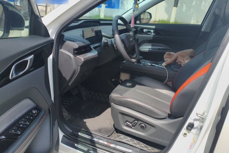 Used CHANGAN OSHAN Z6 2023 Blue Whale 1.5T DCT Smart Navigation Model Driver Seat