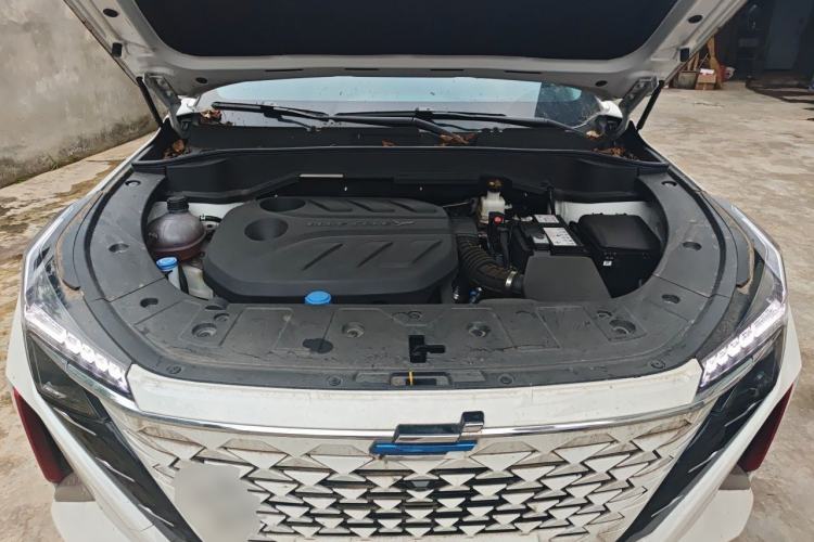 Used CHANGAN OSHAN Z6 2023 Blue Whale 1.5T DCT Smart Edition Engine Bay